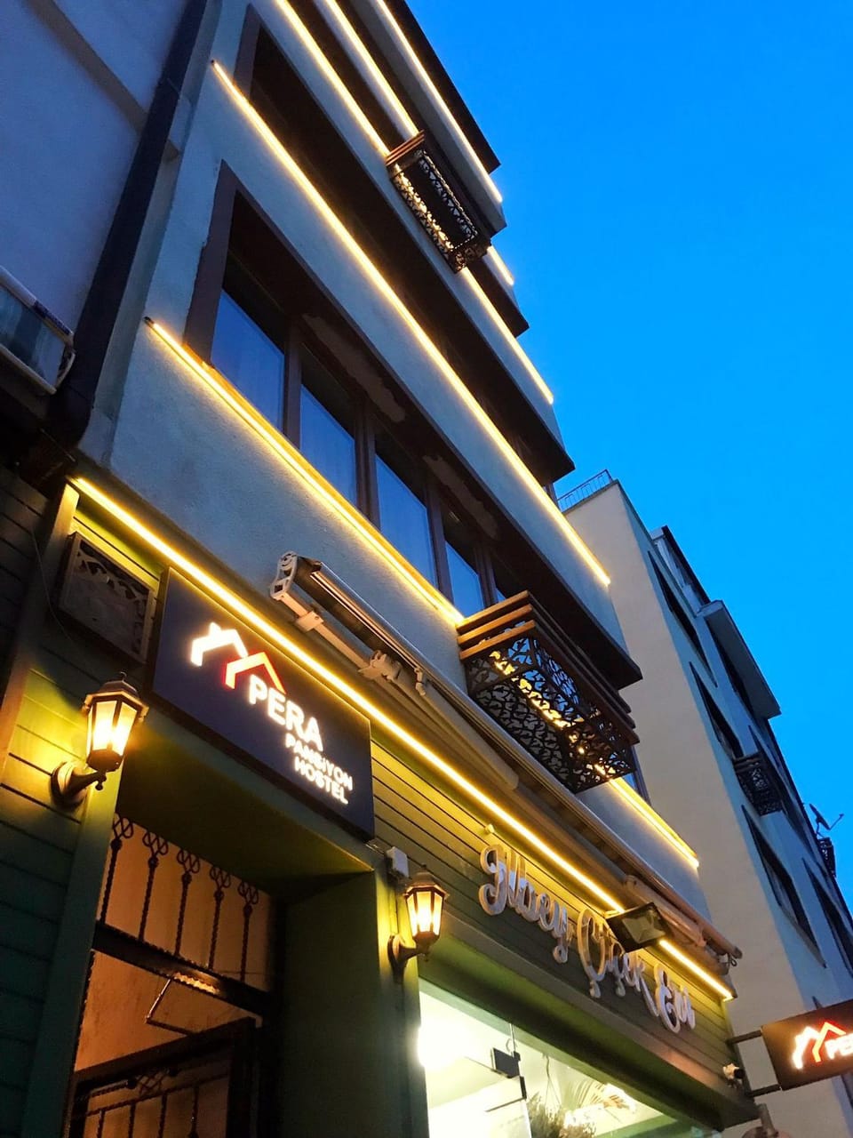 Property building, Facade/entrance