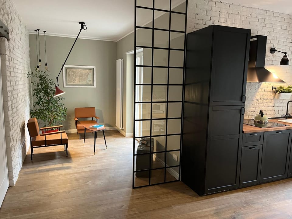 Kitchen or kitchenette, Living room, Seating area