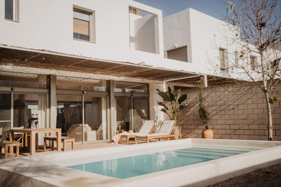 Patio, Balcony/Terrace, Pool view, Swimming pool, sunbed