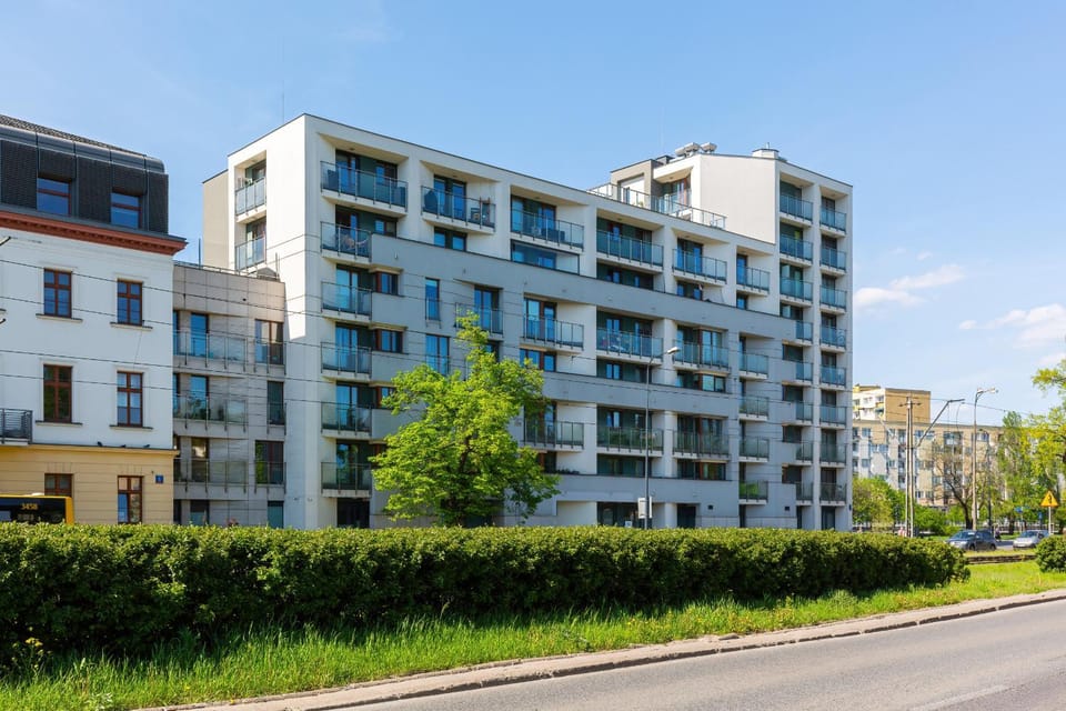 Property building, Facade/entrance, Off site