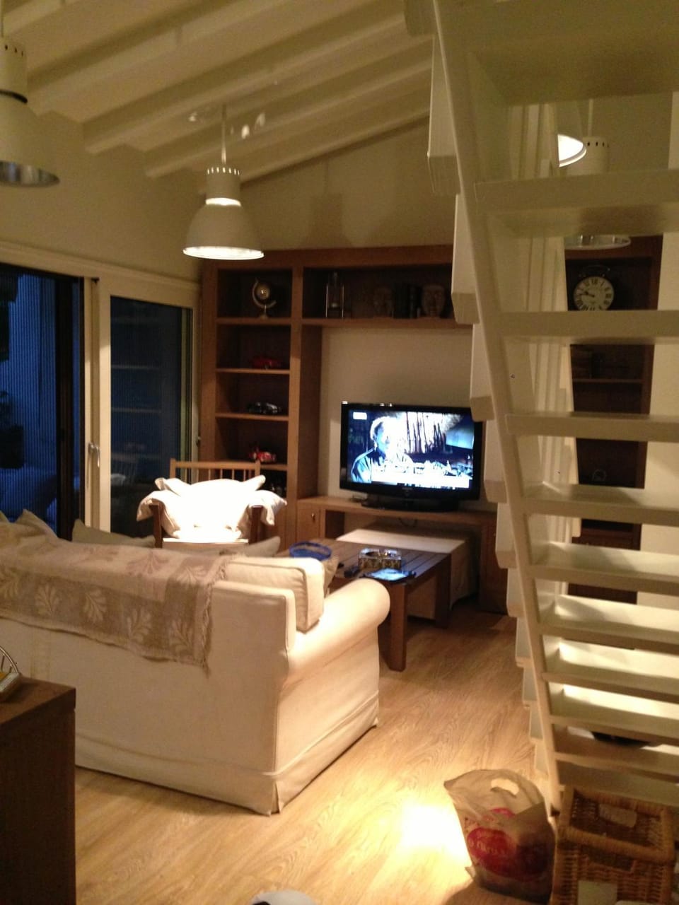 TV and multimedia, Seating area