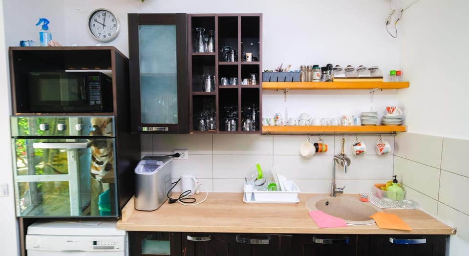 Coffee/tea facilities, Kitchen or kitchenette, minibar, oven