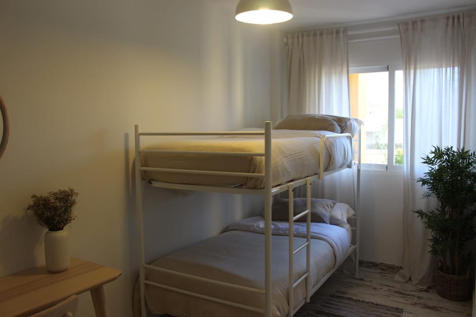APARTAMENTO EN "BELBEDERE IN" DENIA a 10 METROS DE LA PLAYA Apartment in Marina Alta