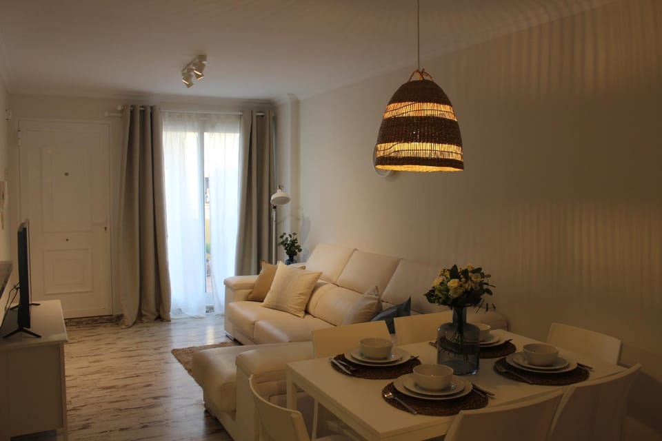 APARTAMENTO EN "BELBEDERE IN" DENIA a 10 METROS DE LA PLAYA Apartment in Marina Alta