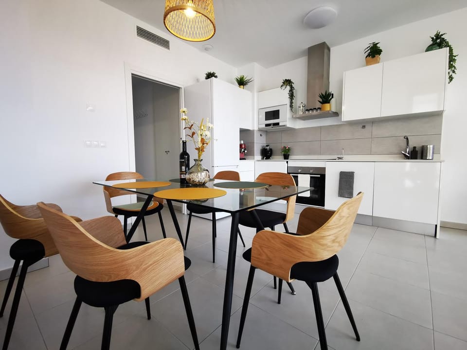 Living room, Dining area