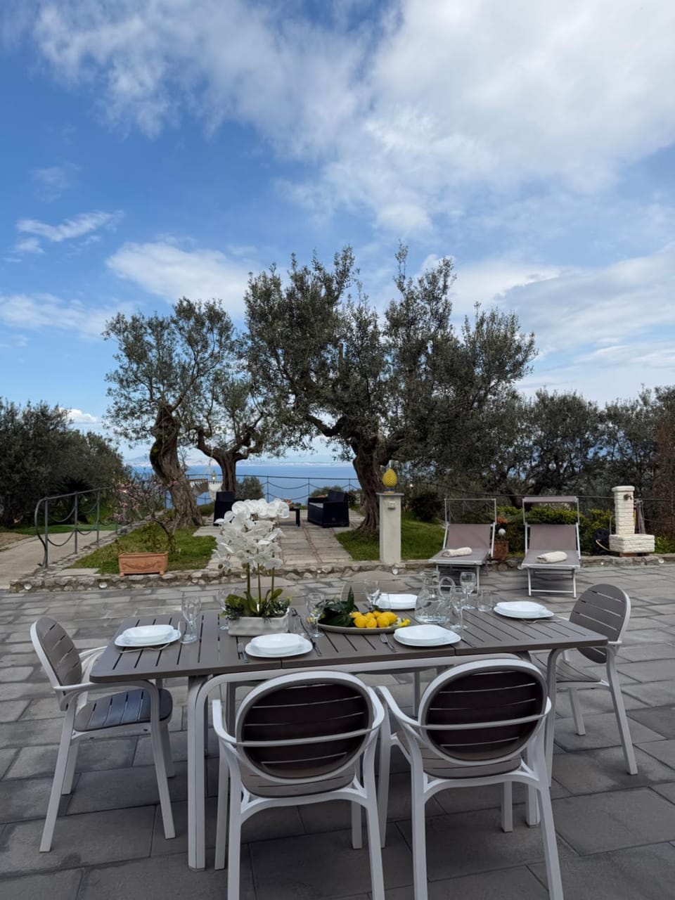 LOREN HOUSE, relaxing location with seaview House in Massa Lubrense