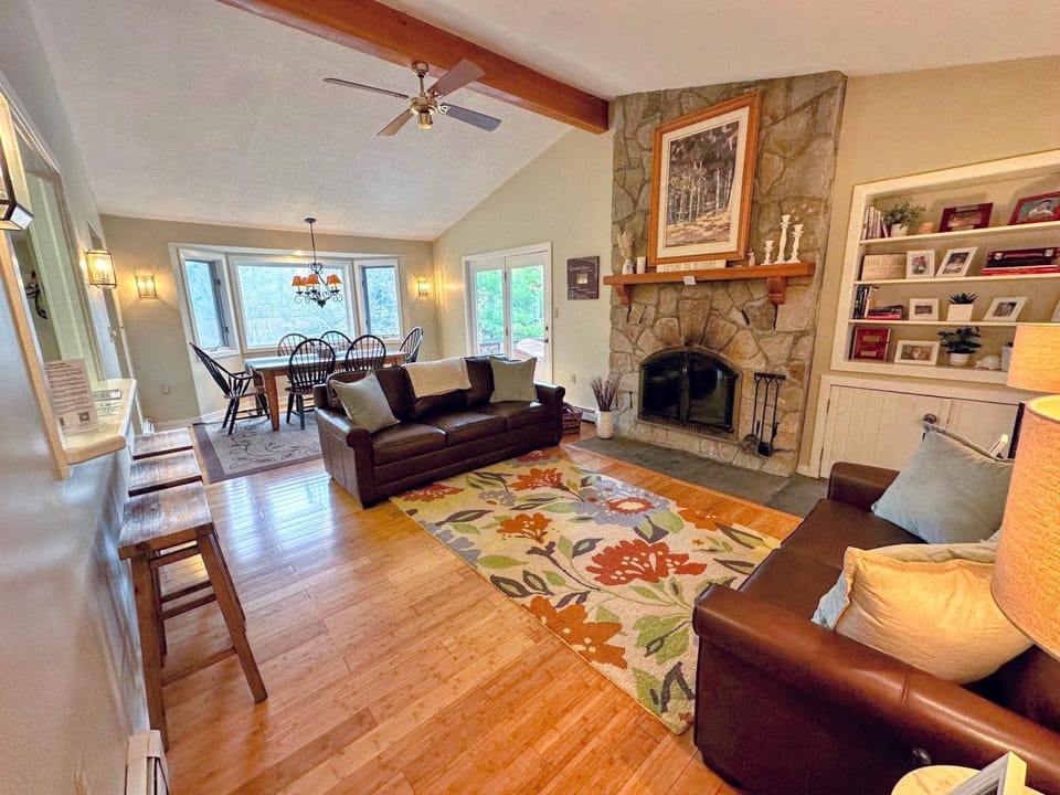 O3 Bretton Woods Cottage on beginner ski trail Perfect location for all seasons Villa in Carroll