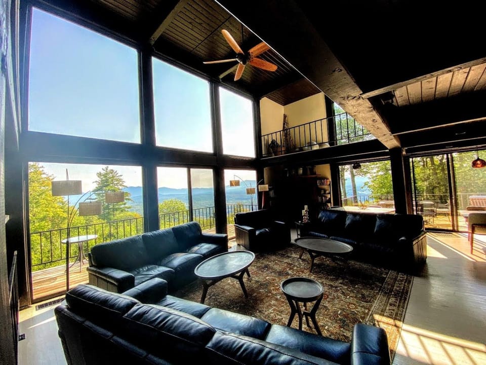 RL Breathtaking views and grand unique style private mountain retreat 4WD recommended House in Whitefield