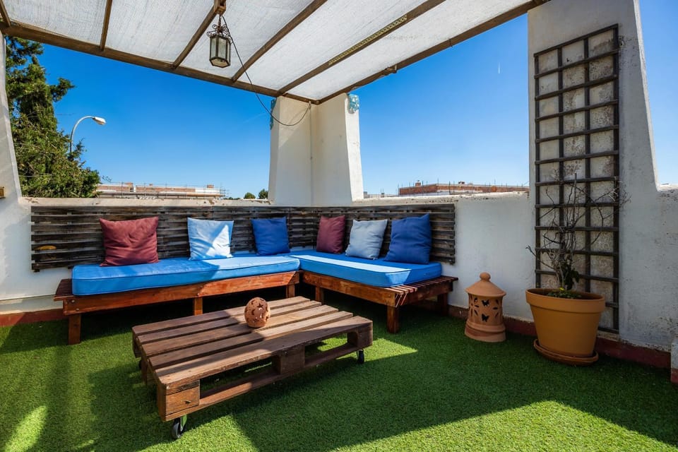 Property building, Balcony/Terrace, Living room