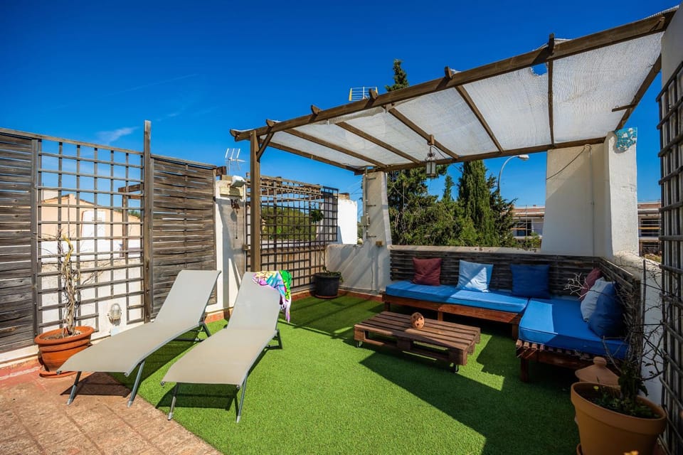 Property building, Balcony/Terrace, Living room