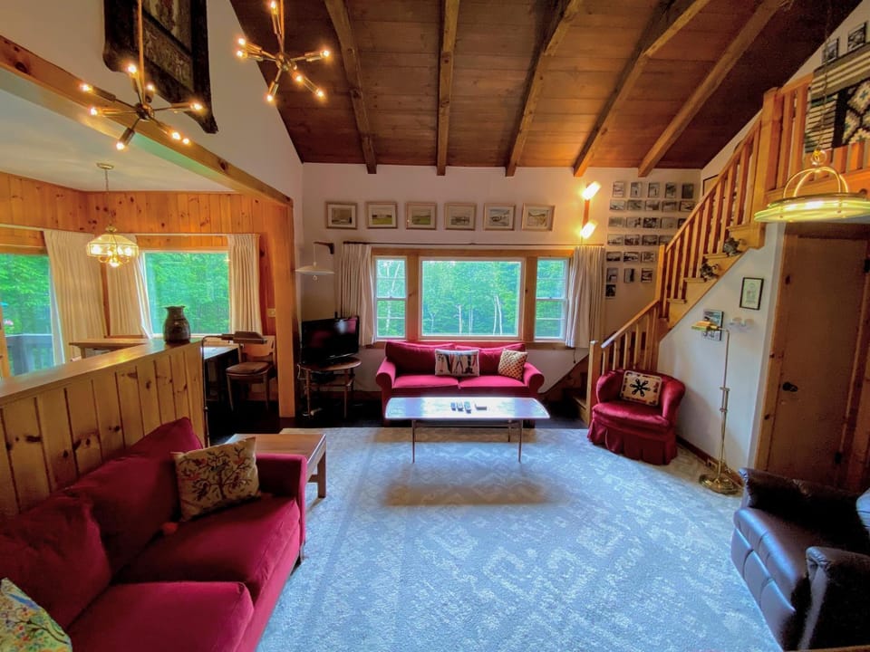 Cannon four bed three bath slopeside home Steps to Mittersill and slopes House in Franconia