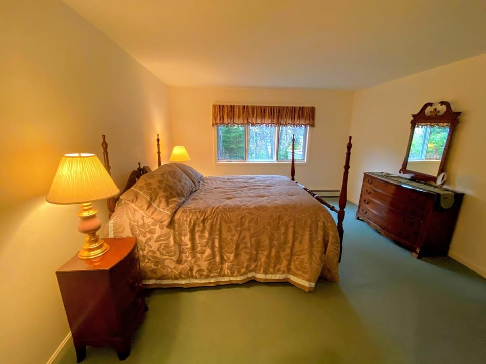 F9 Fairway Village home on the Mt Washington golf course - in the heart of Bretton Woods Villa in Bretton Woods