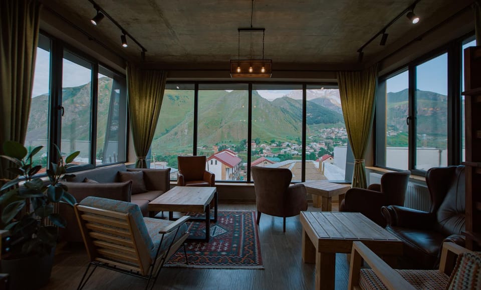 Living room, Mountain view