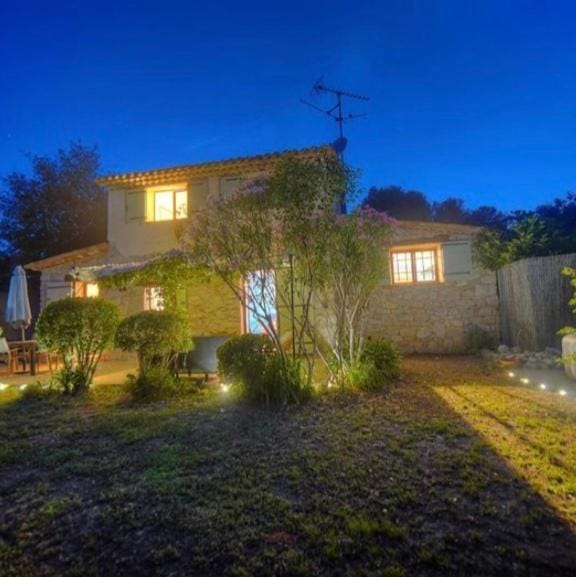Maison de campagne calme jacuzzi House in Grasse
