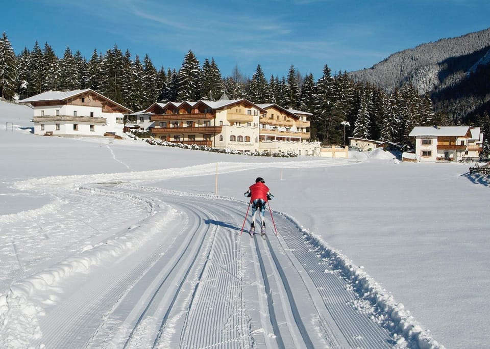 Winter, Skiing