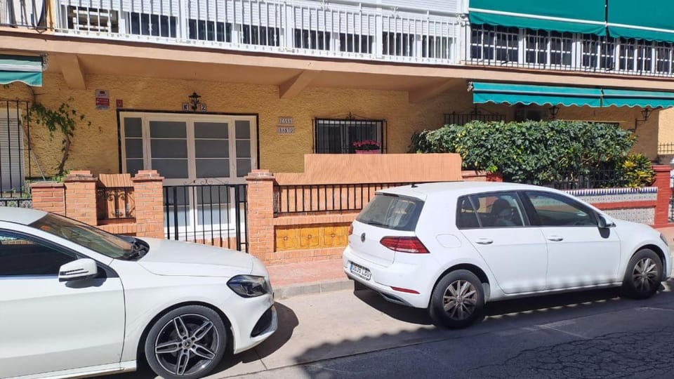 CASA SANTO a 2 minutos de la playa a pié y parking gratuito Apartment in Axarquía