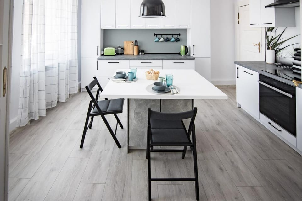 Kitchen or kitchenette, Dining area, Communal kitchen