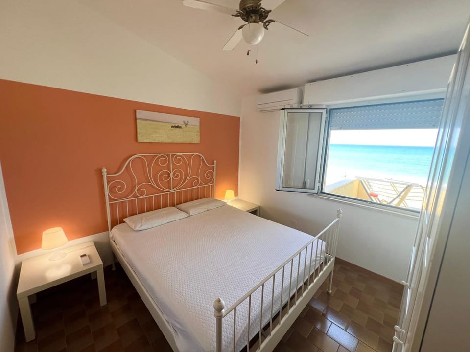 appartamento terrazzo fronte mare Apartment in Marche