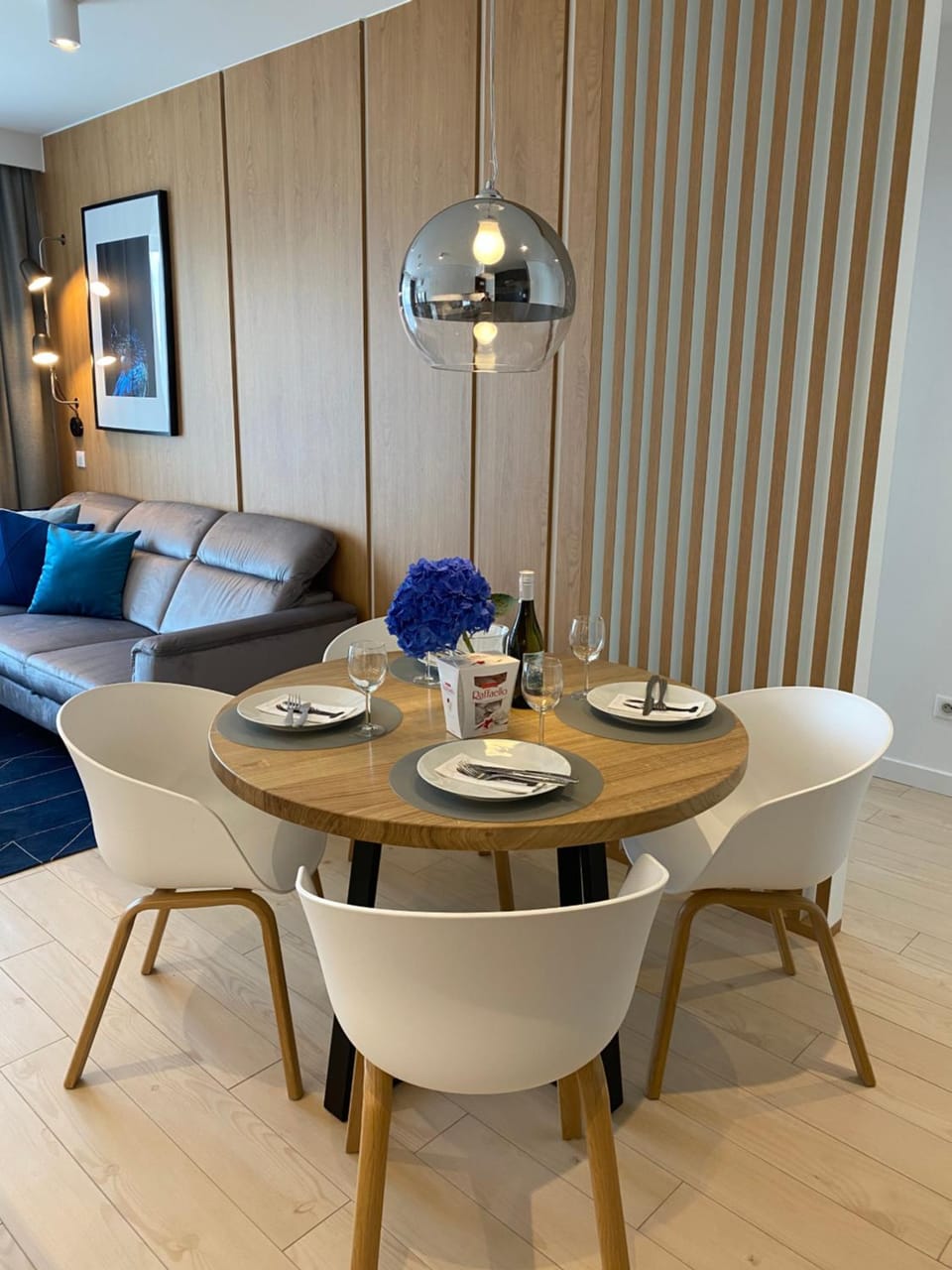 Spring, Winter, Summer, Dining area