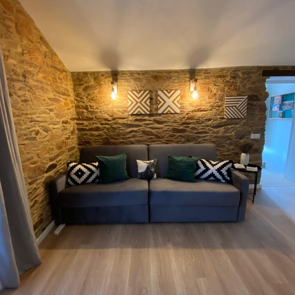 Living room, Internal: Not applicable to any particular room