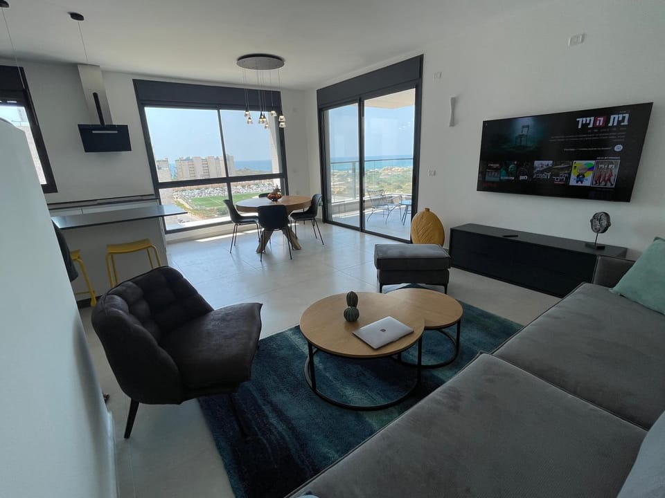 #דירת יוקרה על הים Sunset Beach Apartment# Apartment in Haifa District