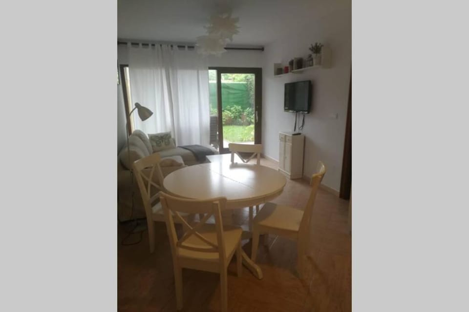 Apartamento en el Paseo de Manuel Noriega, Nº 9, con jardín privado, Wifi, en Comillas Apartment in Western coast of Cantabria