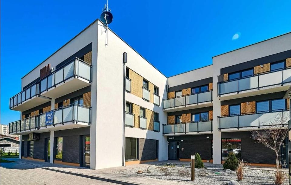 Property building, Day