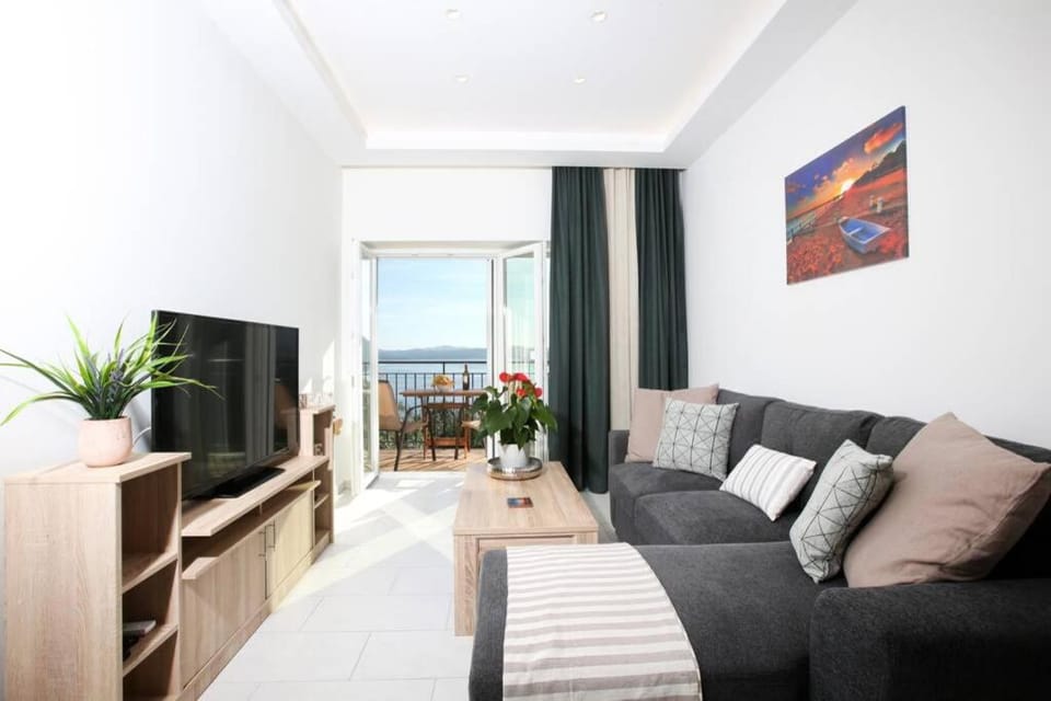 TV and multimedia, Balcony/Terrace, Living room, Seating area, Sea view
