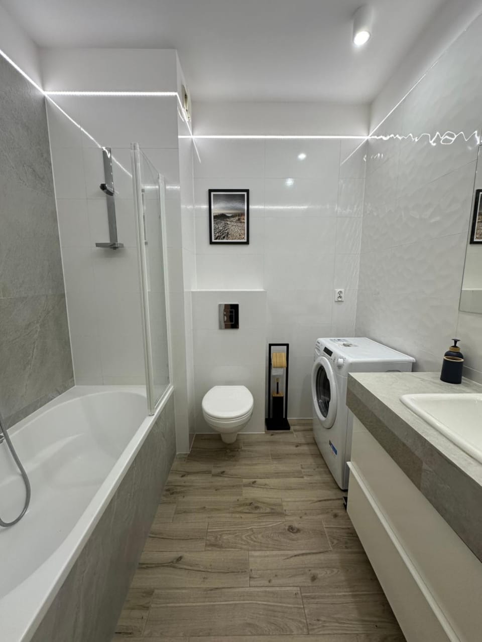 Shower, Toilet, Bathroom, Bath, towels