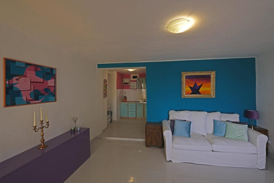 Living room, Photo of the whole room, Seating area