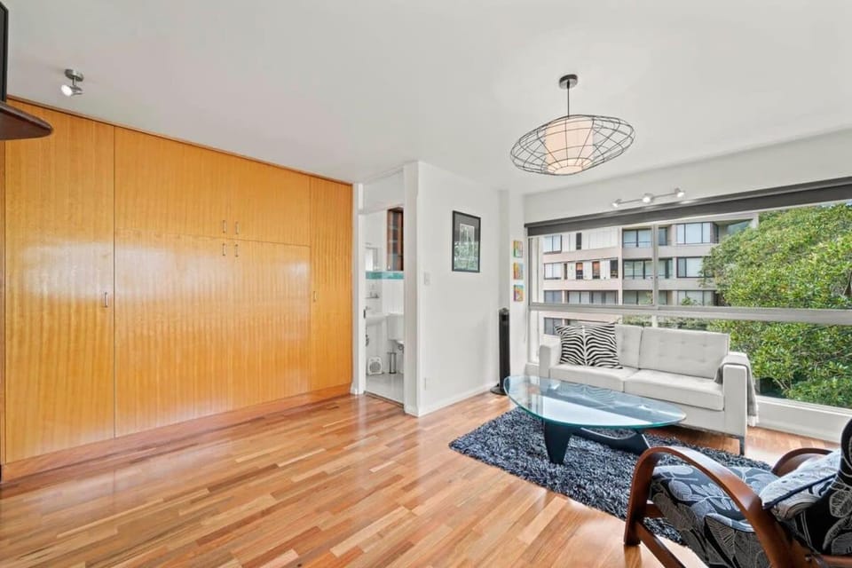 Heart Of The City Minutes from Macleay Street Apartment in Sydney