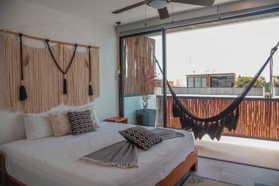 Bed, View (from property/room), Balcony/Terrace, Bedroom