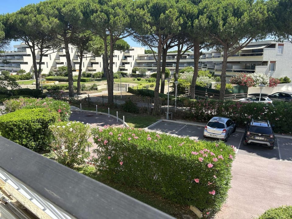 Studio climatisé avec piscine et parking à Port Camargue - FR-1-250-162 Apartment in Le Grau-du-Roi