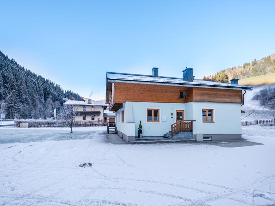 Property building, Winter