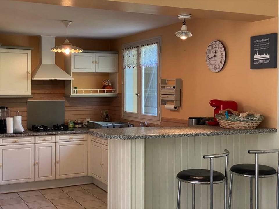 Maison tranquille avec jardin et wifi, 3 chambres - FR-1-336-116 House in Pays de la Loire