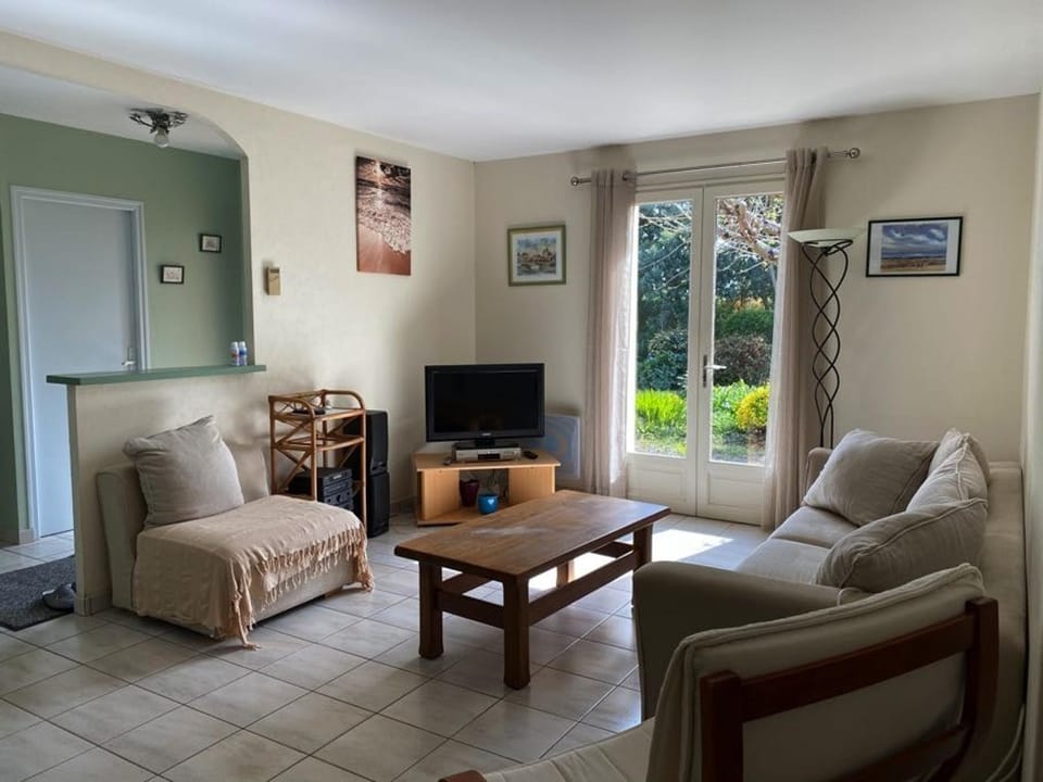 Maison tranquille avec jardin et wifi, 3 chambres - FR-1-336-116 House in Pays de la Loire