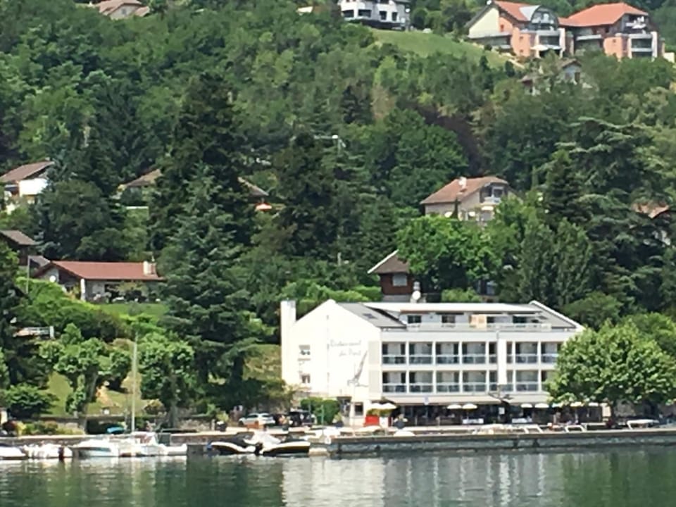 STUDIO SUR LE PORT Apartment in Auvergne-Rhône-Alpes
