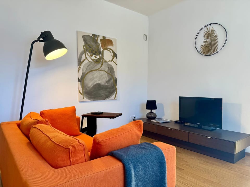 Communal lounge/ TV room, Living room, Seating area