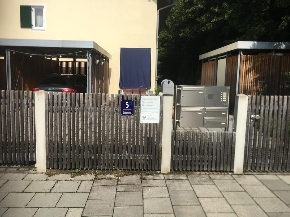 Property building, Facade/entrance
