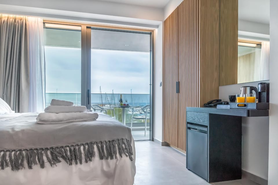 Bed, Bedroom, Sea view