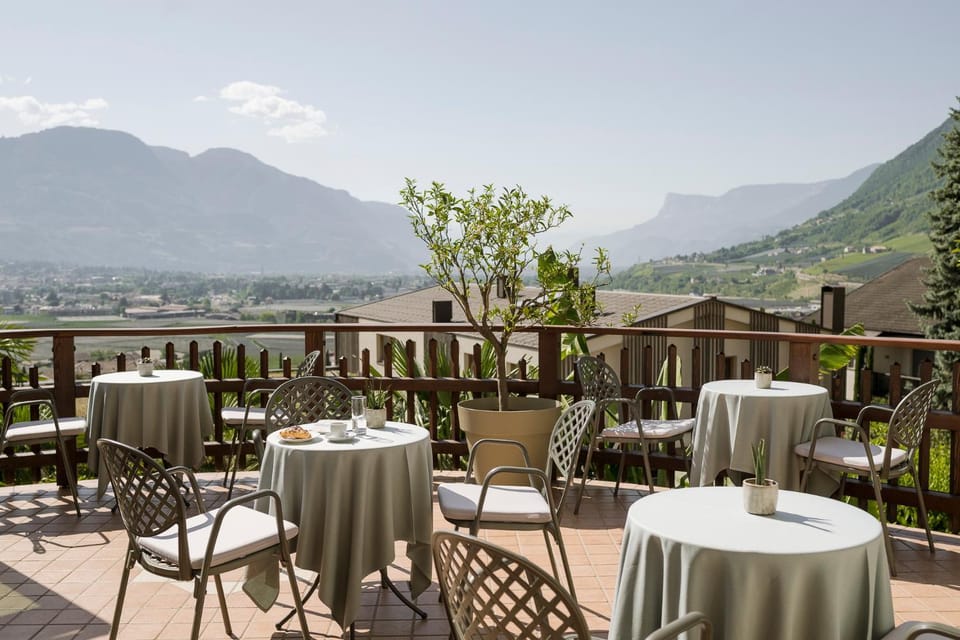 Day, Natural landscape, View (from property/room), Balcony/Terrace, Mountain view