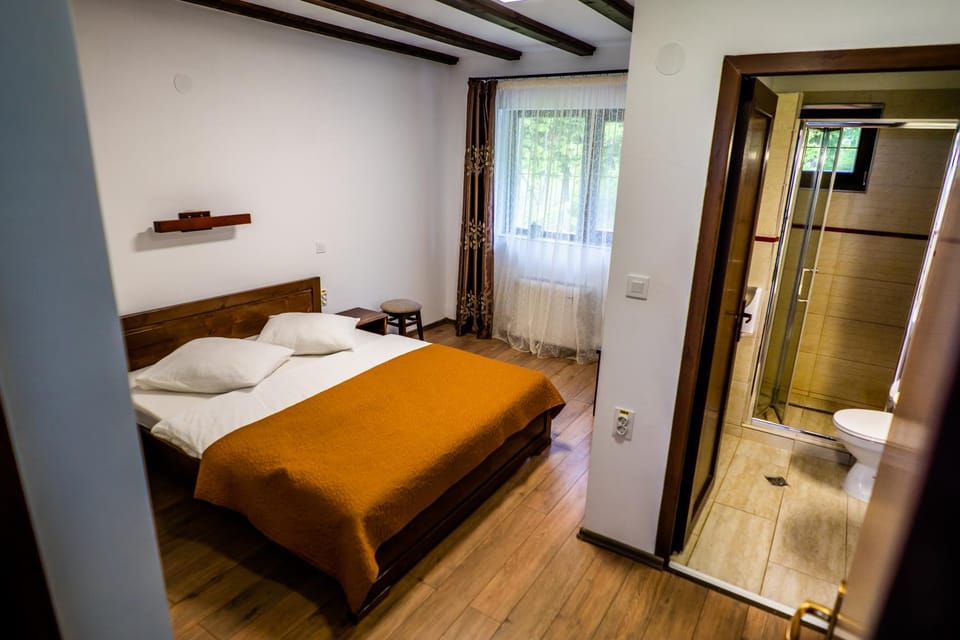 Shower, Toilet, Bed, Bathroom, Photo of the whole room