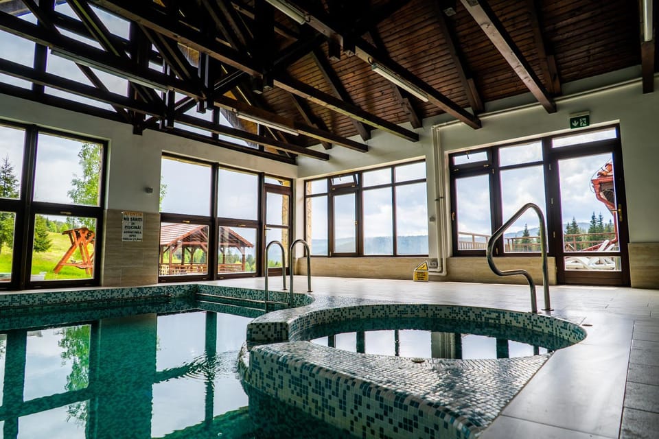 Pool view, Swimming pool