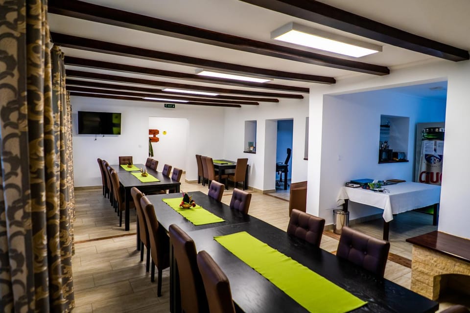 Communal lounge/ TV room, Seating area, Dining area