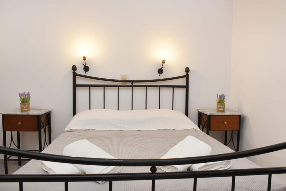 Laxesis House in Decentralized Administration of the Aegean