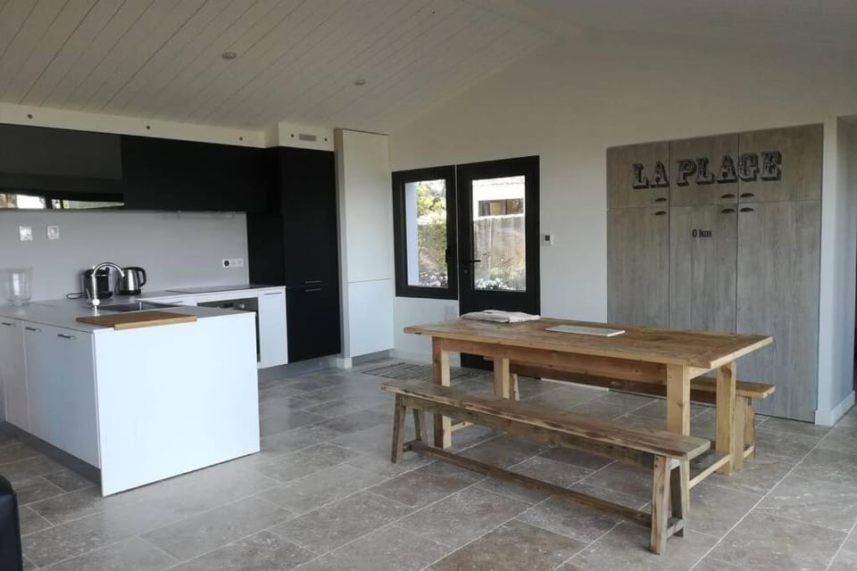 Villa Ile de Re avec acces mer du jardin House in Rivedoux-Plage
