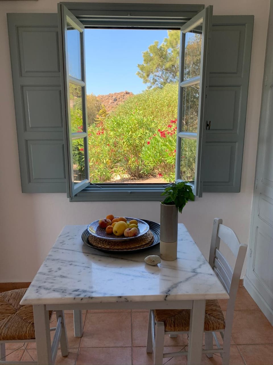 Dining area, Garden view