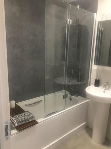 Double room with en-suite. Central for North West Vacation rental in Widnes