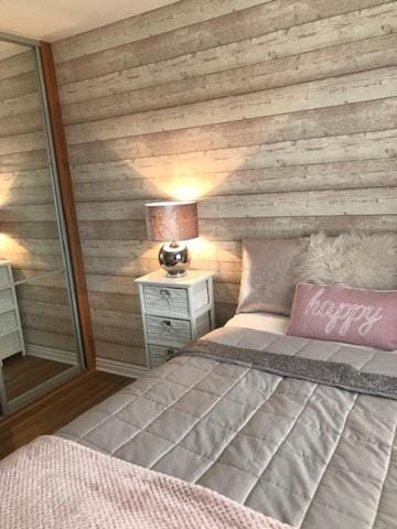 Double room with en-suite. Central for North West Vacation rental in Widnes
