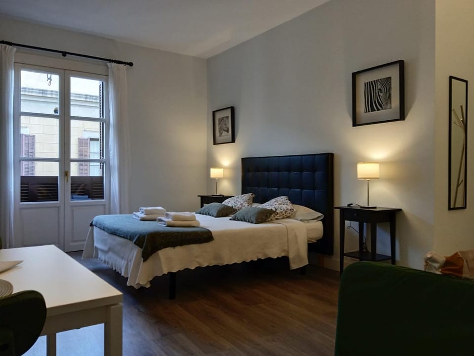 Bed, Photo of the whole room